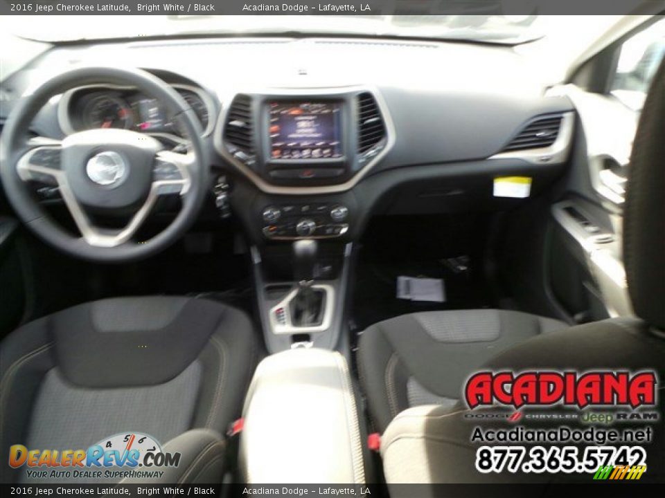 2016 Jeep Cherokee Latitude Bright White / Black Photo #9