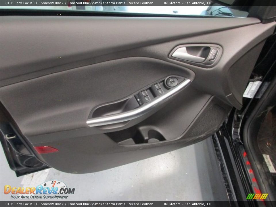 Door Panel of 2016 Ford Focus ST Photo #16