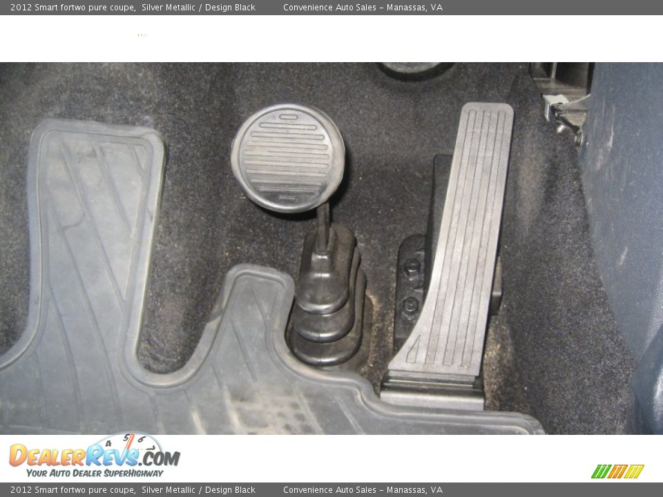 2012 Smart fortwo pure coupe Silver Metallic / Design Black Photo #17