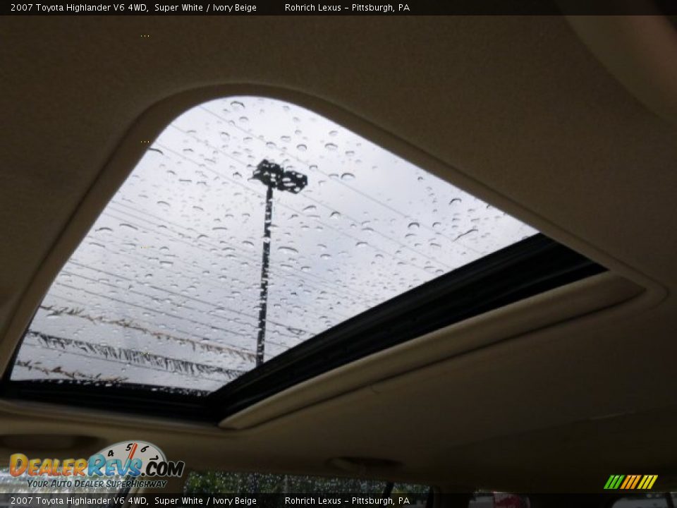 2007 Toyota Highlander V6 4WD Super White / Ivory Beige Photo #7