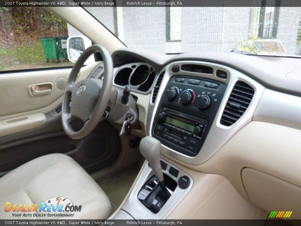 2007 Toyota Highlander V6 4WD Super White / Ivory Beige Photo #16