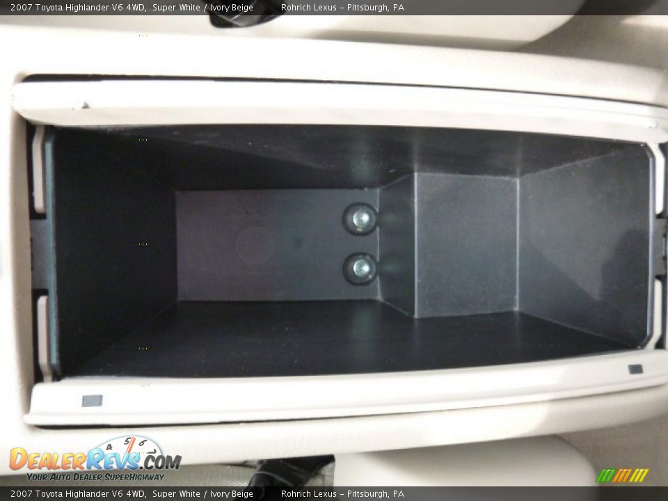 2007 Toyota Highlander V6 4WD Super White / Ivory Beige Photo #20