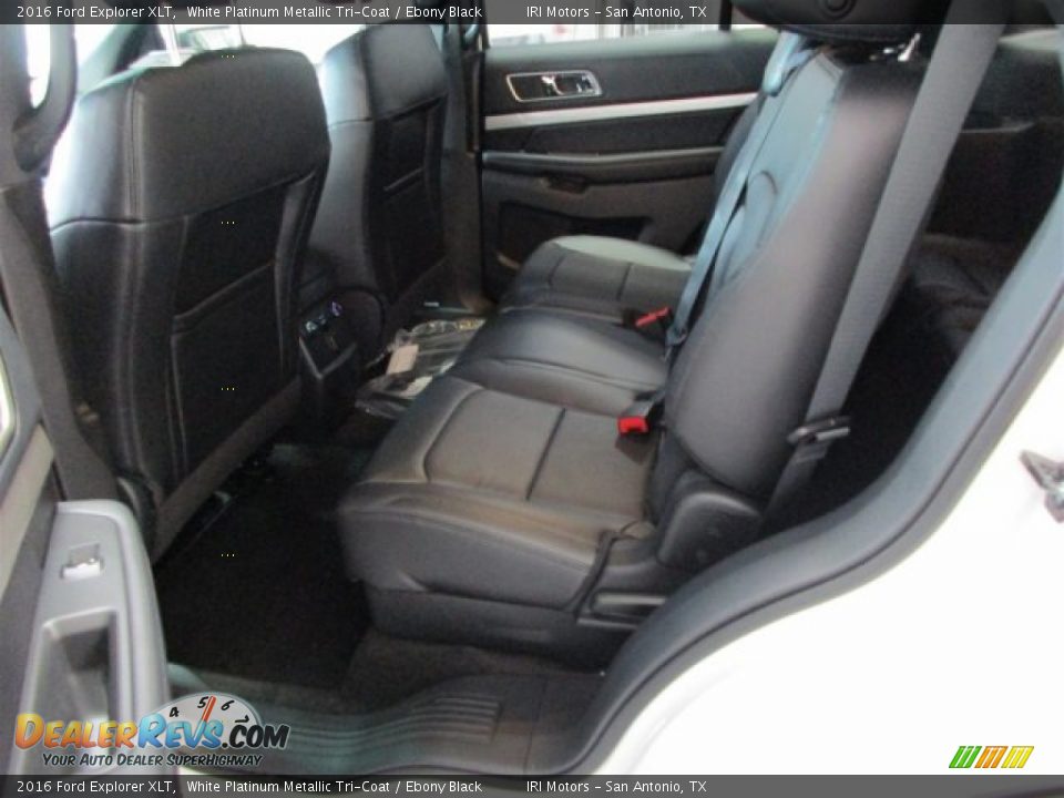 2016 Ford Explorer XLT White Platinum Metallic Tri-Coat / Ebony Black Photo #11