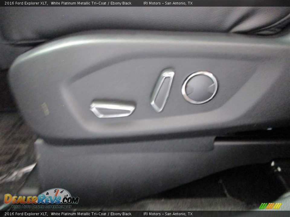 2016 Ford Explorer XLT White Platinum Metallic Tri-Coat / Ebony Black Photo #13