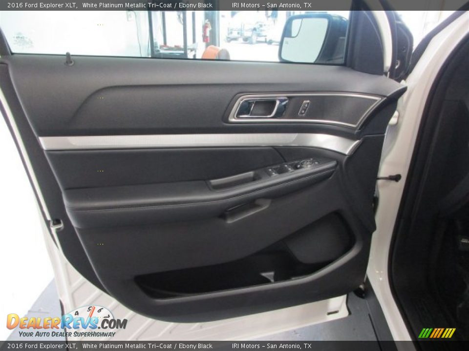 2016 Ford Explorer XLT White Platinum Metallic Tri-Coat / Ebony Black Photo #14