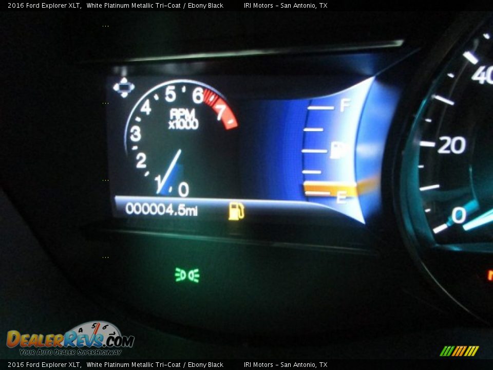 2016 Ford Explorer XLT White Platinum Metallic Tri-Coat / Ebony Black Photo #16
