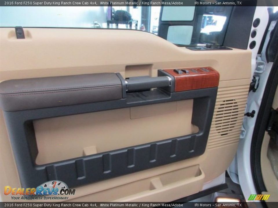2016 Ford F250 Super Duty King Ranch Crew Cab 4x4 White Platinum Metallic / King Ranch Mesa/Adobe Photo #12
