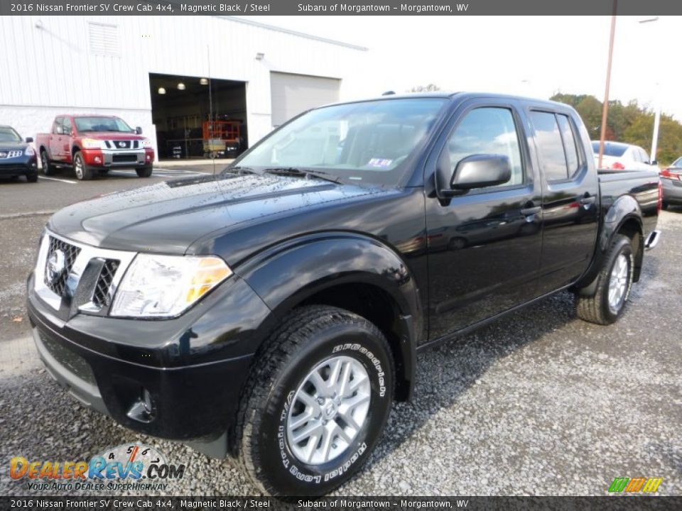 Front 3/4 View of 2016 Nissan Frontier SV Crew Cab 4x4 Photo #11
