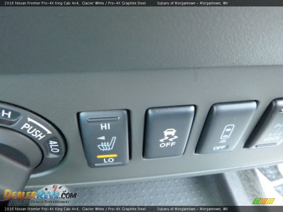 Controls of 2016 Nissan Frontier Pro-4X King Cab 4x4 Photo #18