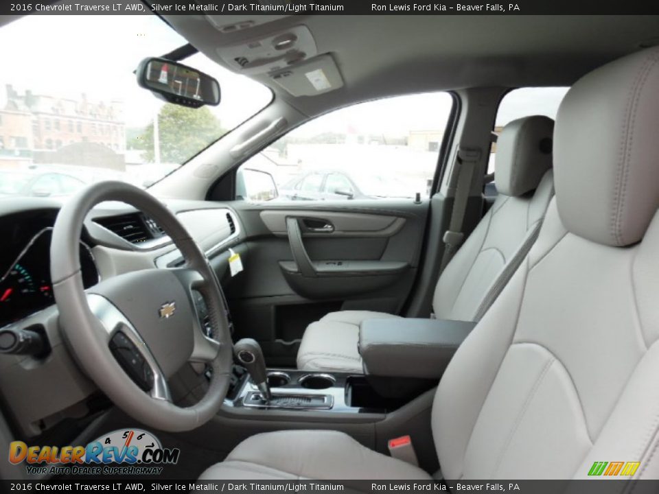 Front Seat of 2016 Chevrolet Traverse LT AWD Photo #11