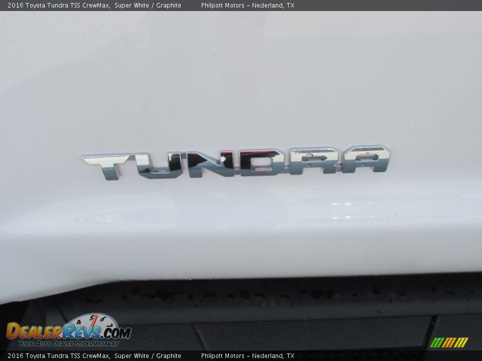 2016 Toyota Tundra TSS CrewMax Super White / Graphite Photo #14