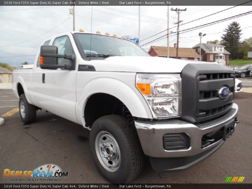 Front 3/4 View of 2016 Ford F350 Super Duty XL Super Cab 4x4 Photo #3