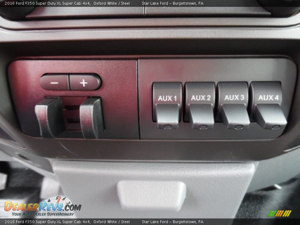 Controls of 2016 Ford F350 Super Duty XL Super Cab 4x4 Photo #19