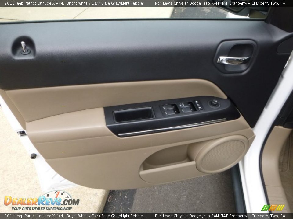2011 Jeep Patriot Latitude X 4x4 Bright White / Dark Slate Gray/Light Pebble Photo #14