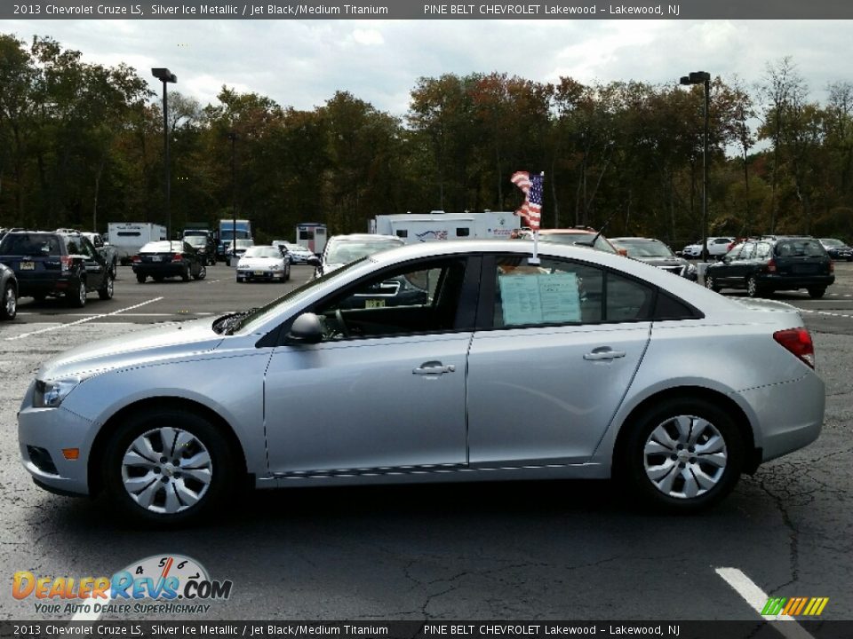 2013 Chevrolet Cruze LS Silver Ice Metallic / Jet Black/Medium Titanium Photo #10