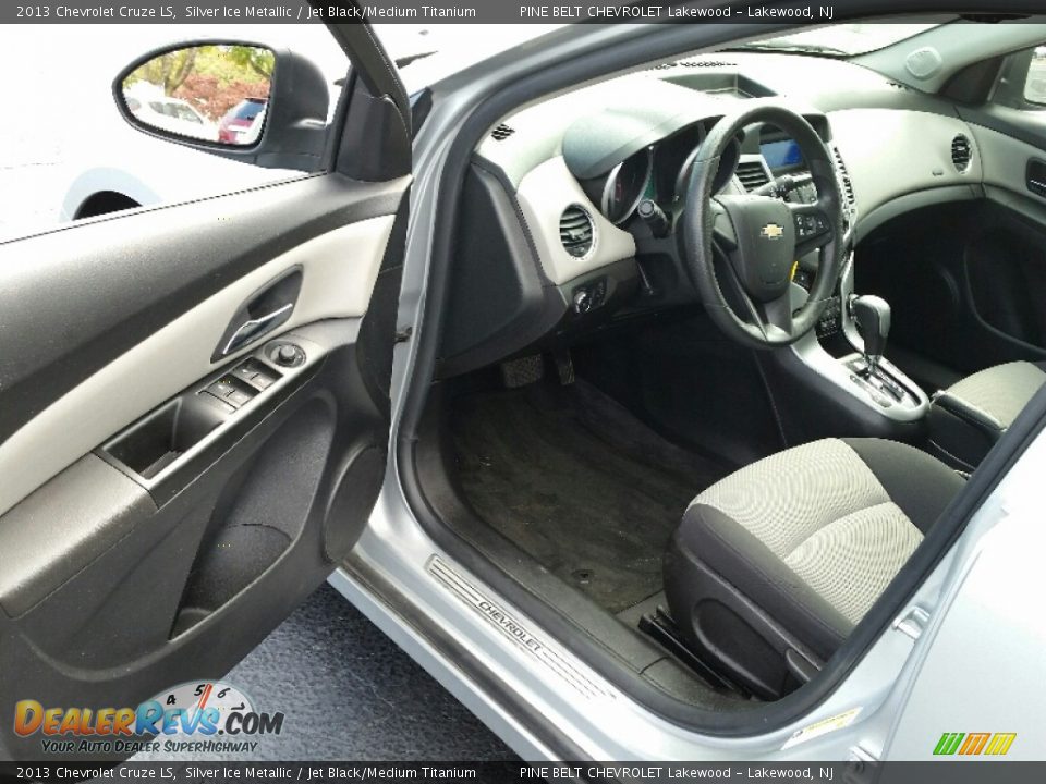 2013 Chevrolet Cruze LS Silver Ice Metallic / Jet Black/Medium Titanium Photo #15