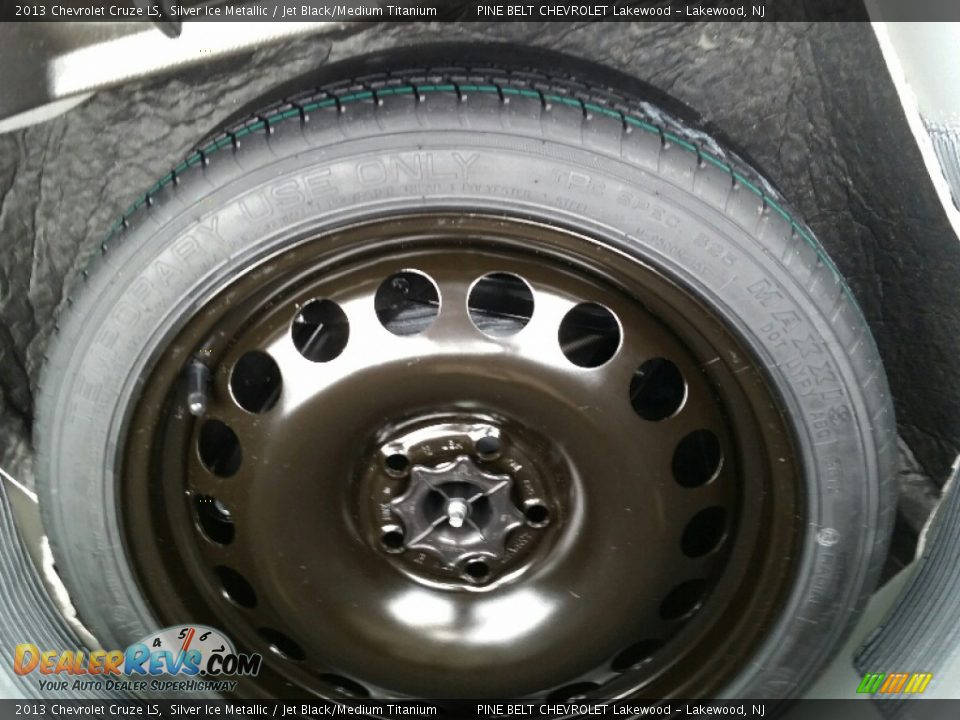 2013 Chevrolet Cruze LS Silver Ice Metallic / Jet Black/Medium Titanium Photo #19