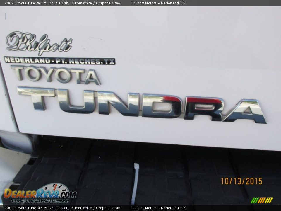 2009 Toyota Tundra SR5 Double Cab Super White / Graphite Gray Photo #13