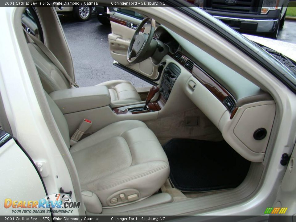 2001 Cadillac Seville STS White Diamond / Oatmeal Photo #12