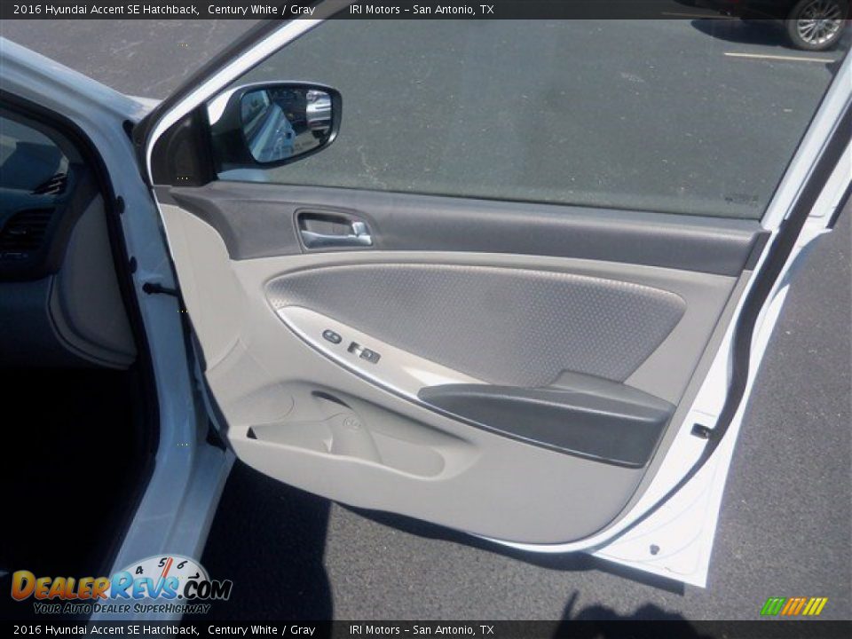 2016 Hyundai Accent SE Hatchback Century White / Gray Photo #13