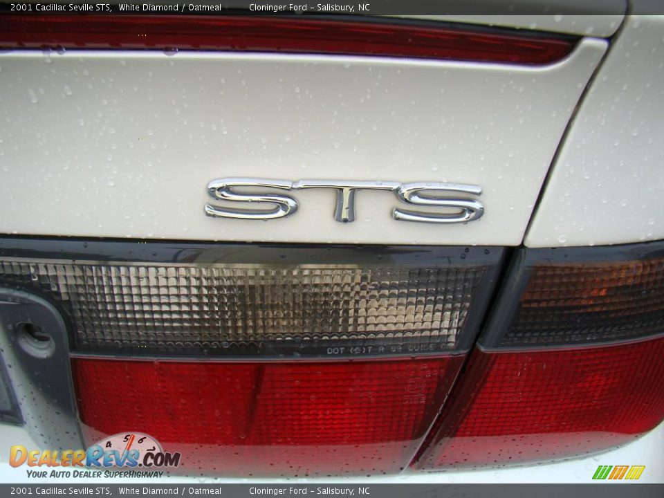 2001 Cadillac Seville STS White Diamond / Oatmeal Photo #15