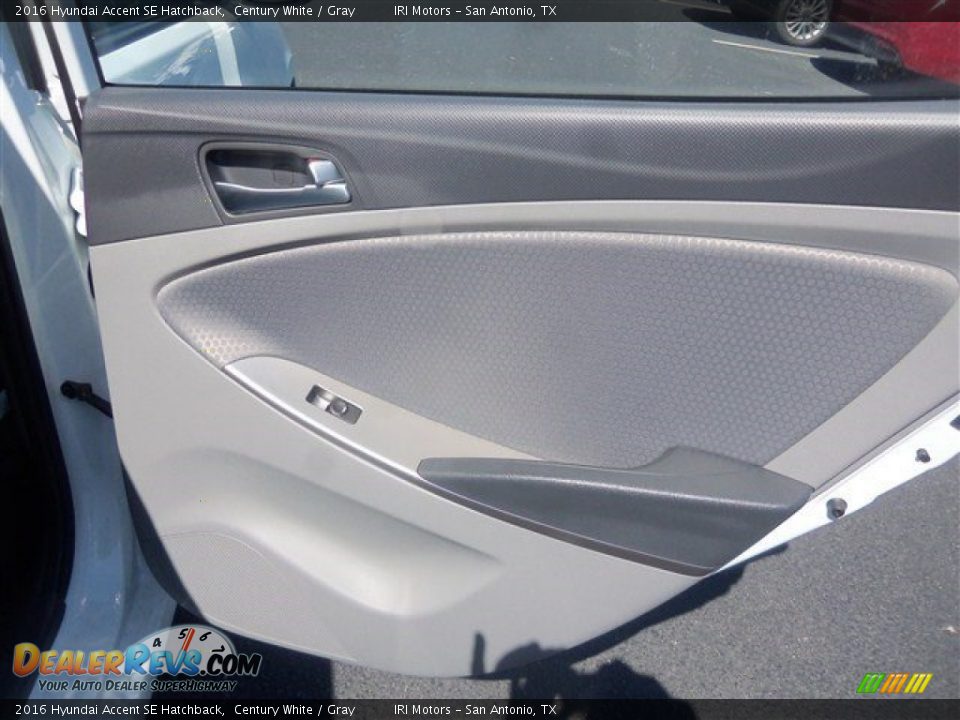 2016 Hyundai Accent SE Hatchback Century White / Gray Photo #15