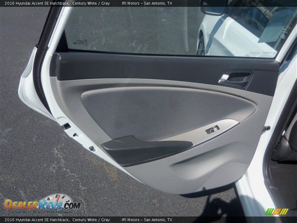 2016 Hyundai Accent SE Hatchback Century White / Gray Photo #19