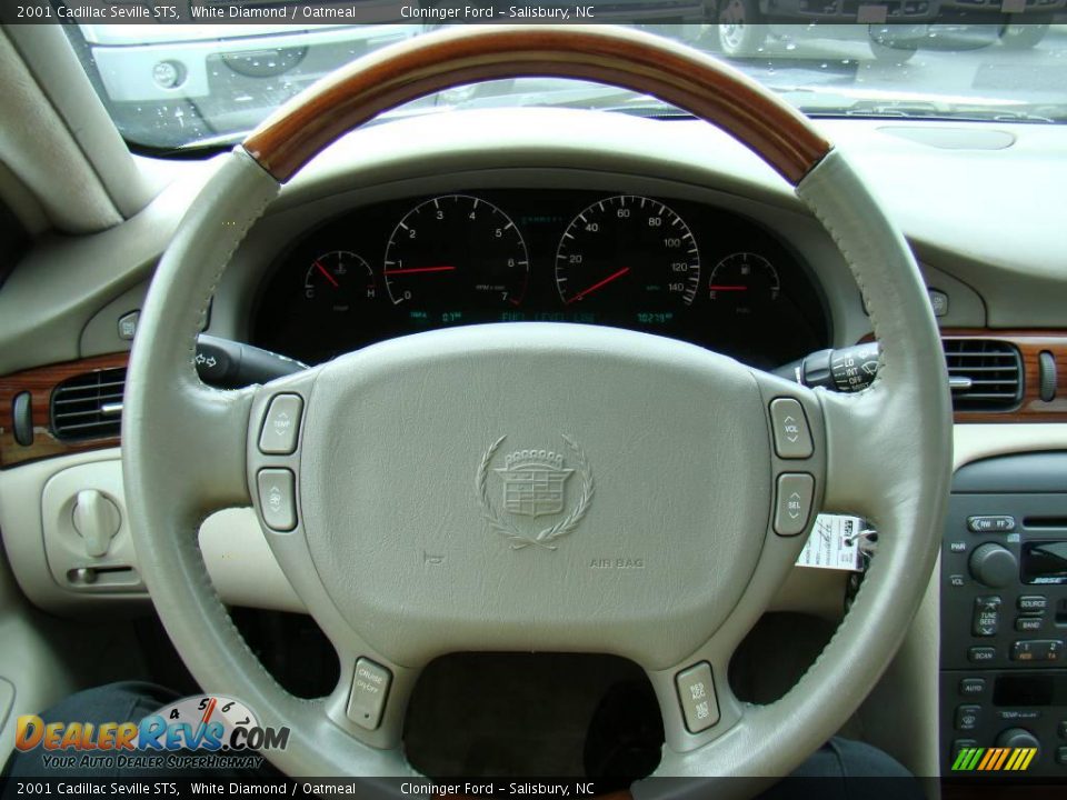 2001 Cadillac Seville STS White Diamond / Oatmeal Photo #20