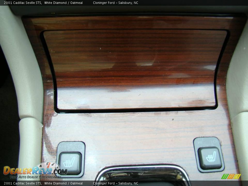 2001 Cadillac Seville STS White Diamond / Oatmeal Photo #23