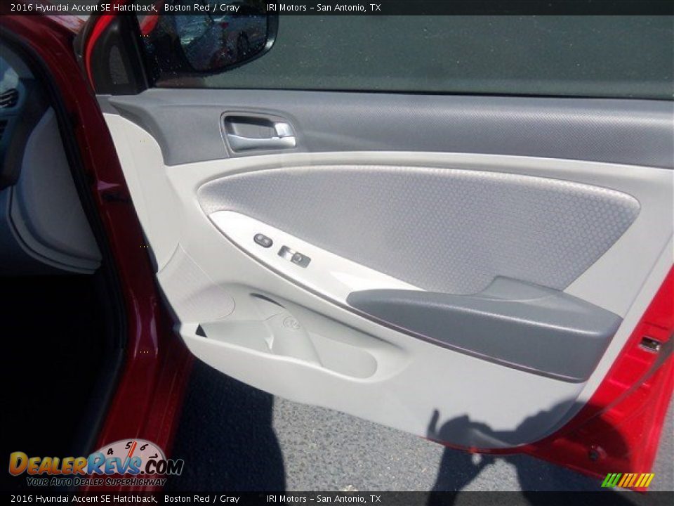 2016 Hyundai Accent SE Hatchback Boston Red / Gray Photo #13