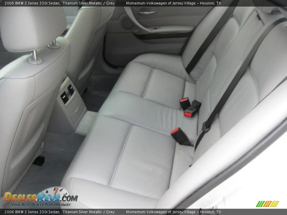 2006 BMW 3 Series 330i Sedan Titanium Silver Metallic / Grey Photo #11
