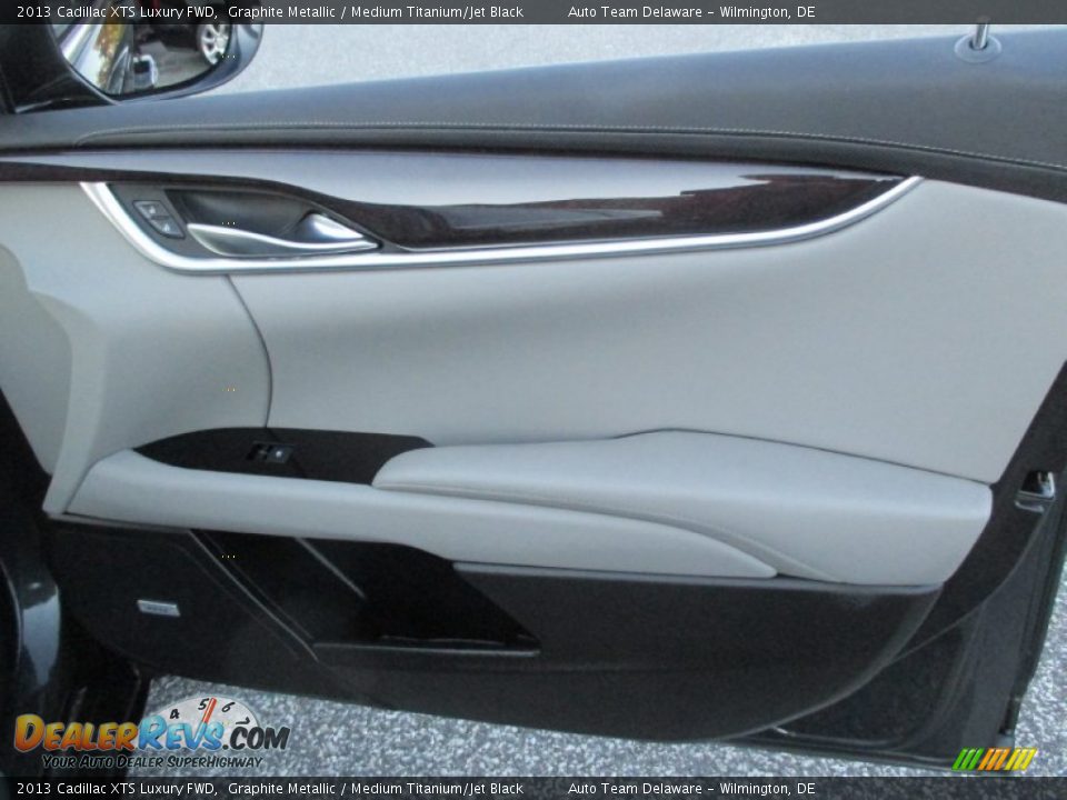 2013 Cadillac XTS Luxury FWD Graphite Metallic / Medium Titanium/Jet Black Photo #24