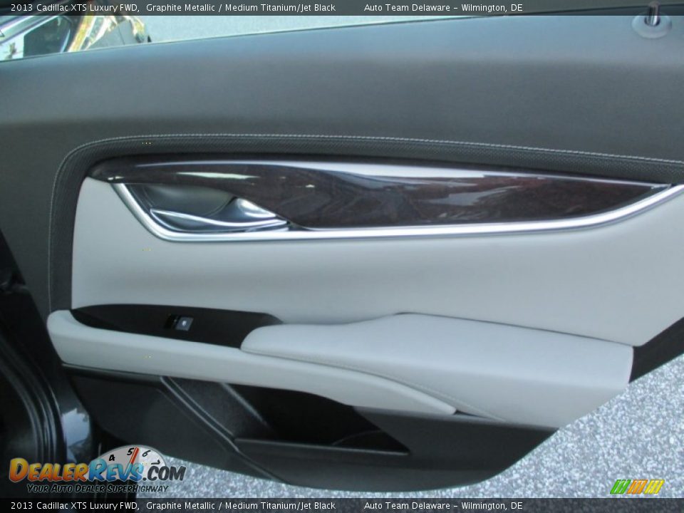 2013 Cadillac XTS Luxury FWD Graphite Metallic / Medium Titanium/Jet Black Photo #26