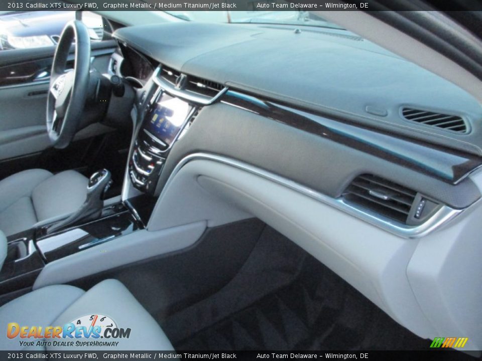 2013 Cadillac XTS Luxury FWD Graphite Metallic / Medium Titanium/Jet Black Photo #29