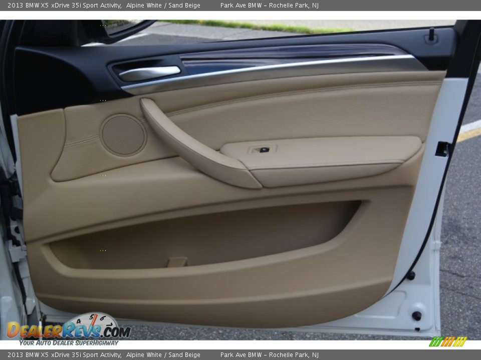 Door Panel of 2013 BMW X5 xDrive 35i Sport Activity Photo #27