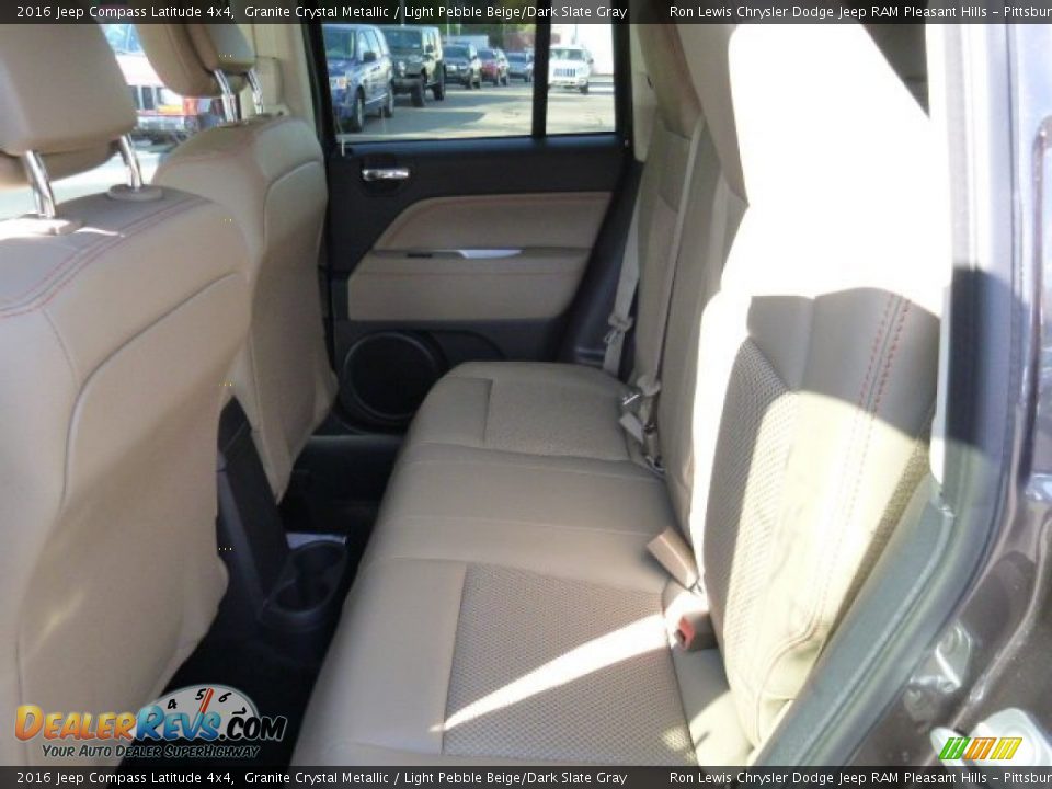 2016 Jeep Compass Latitude 4x4 Granite Crystal Metallic / Light Pebble Beige/Dark Slate Gray Photo #11