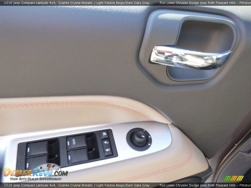 2016 Jeep Compass Latitude 4x4 Granite Crystal Metallic / Light Pebble Beige/Dark Slate Gray Photo #13