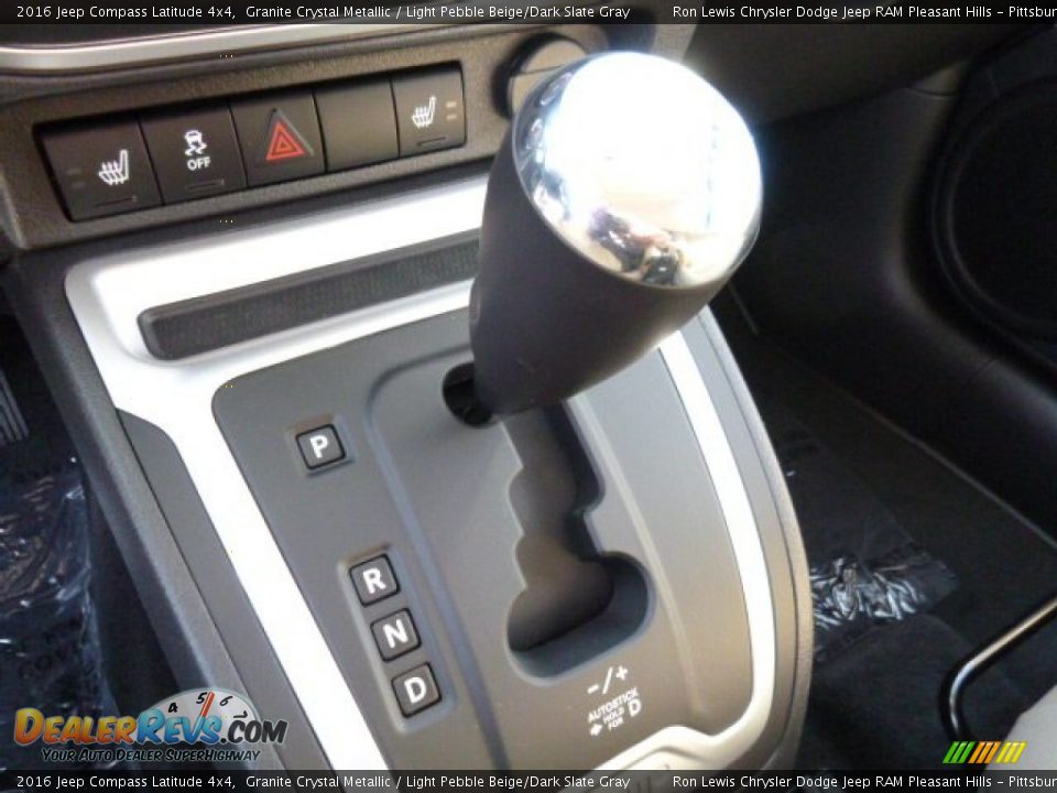 2016 Jeep Compass Latitude 4x4 Granite Crystal Metallic / Light Pebble Beige/Dark Slate Gray Photo #16