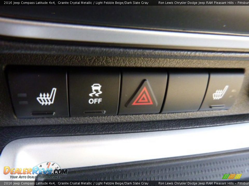 2016 Jeep Compass Latitude 4x4 Granite Crystal Metallic / Light Pebble Beige/Dark Slate Gray Photo #17