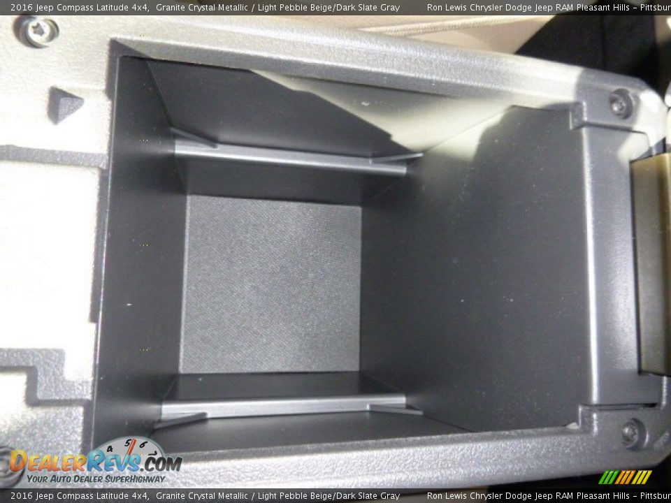 2016 Jeep Compass Latitude 4x4 Granite Crystal Metallic / Light Pebble Beige/Dark Slate Gray Photo #18