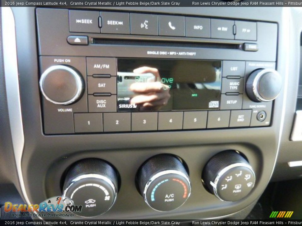 2016 Jeep Compass Latitude 4x4 Granite Crystal Metallic / Light Pebble Beige/Dark Slate Gray Photo #19