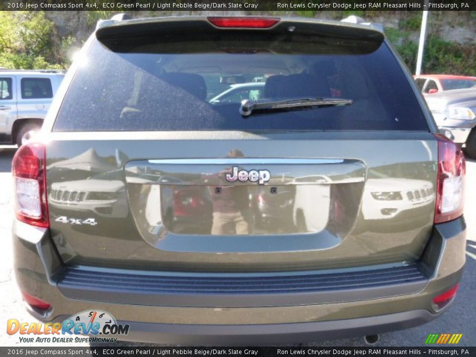 2016 Jeep Compass Sport 4x4 ECO Green Pearl / Light Pebble Beige/Dark Slate Gray Photo #4