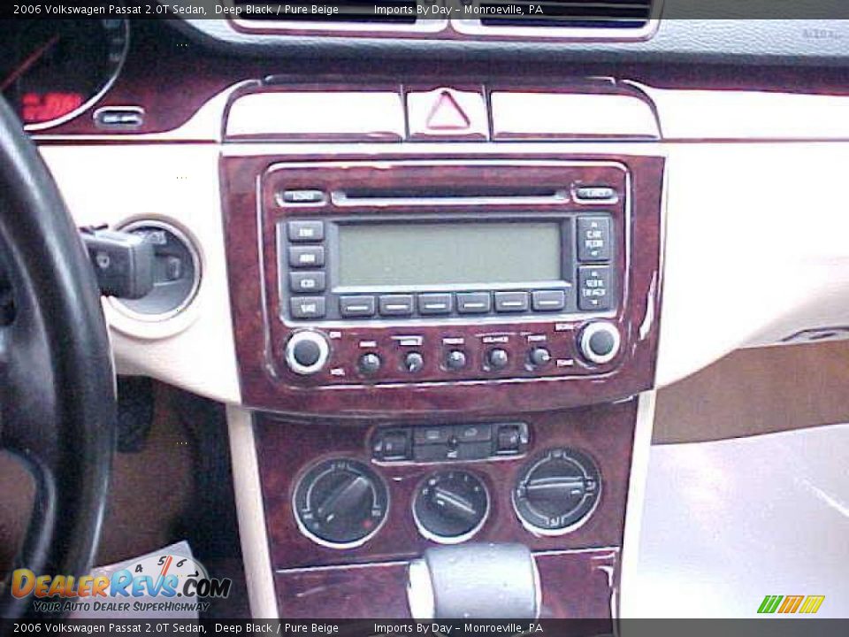 2006 Volkswagen Passat 2.0T Sedan Deep Black / Pure Beige Photo #17
