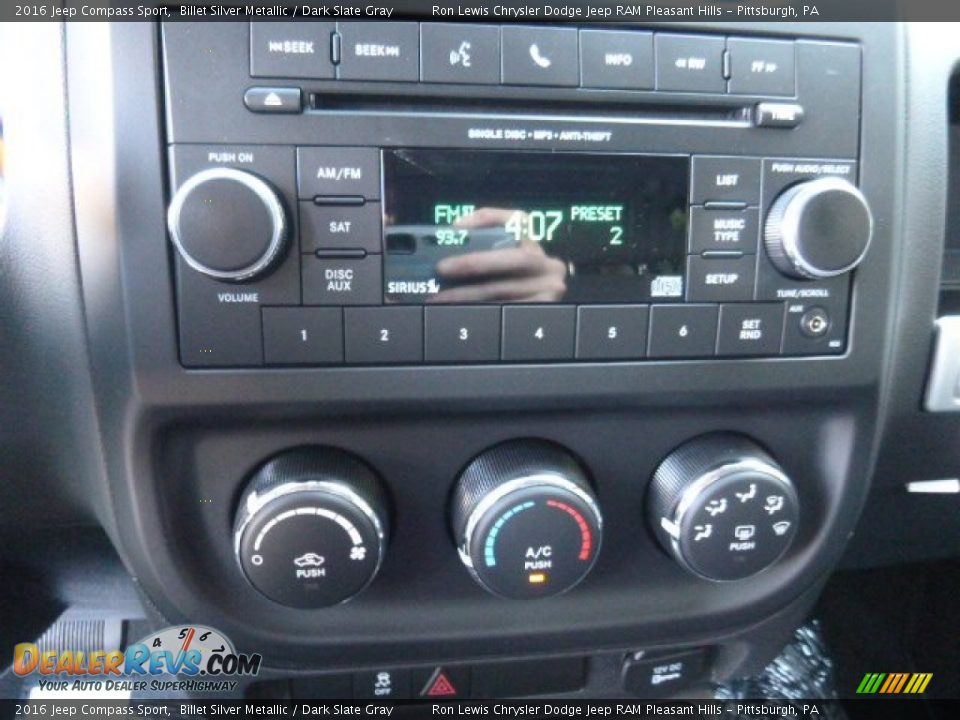 Controls of 2016 Jeep Compass Sport Photo #19