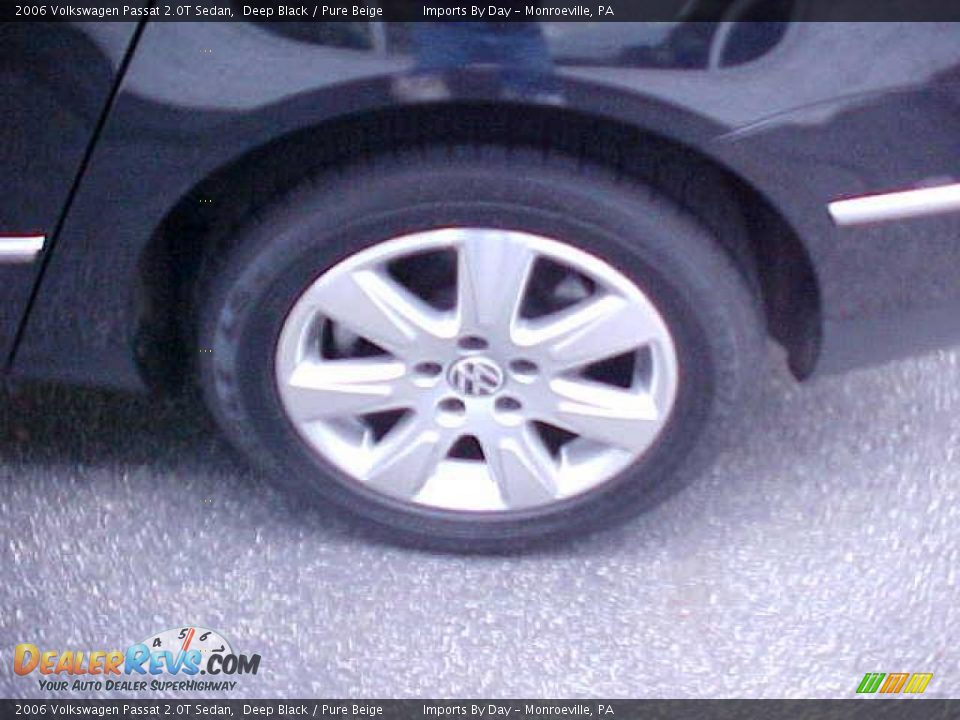 2006 Volkswagen Passat 2.0T Sedan Deep Black / Pure Beige Photo #20