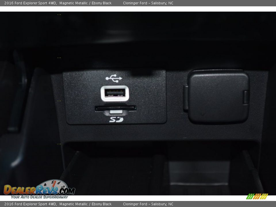 2016 Ford Explorer Sport 4WD Magnetic Metallic / Ebony Black Photo #17