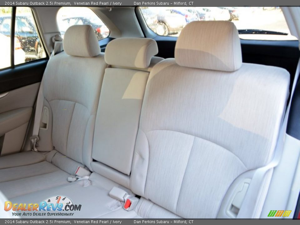 2014 Subaru Outback 2.5i Premium Venetian Red Pearl / Ivory Photo #13