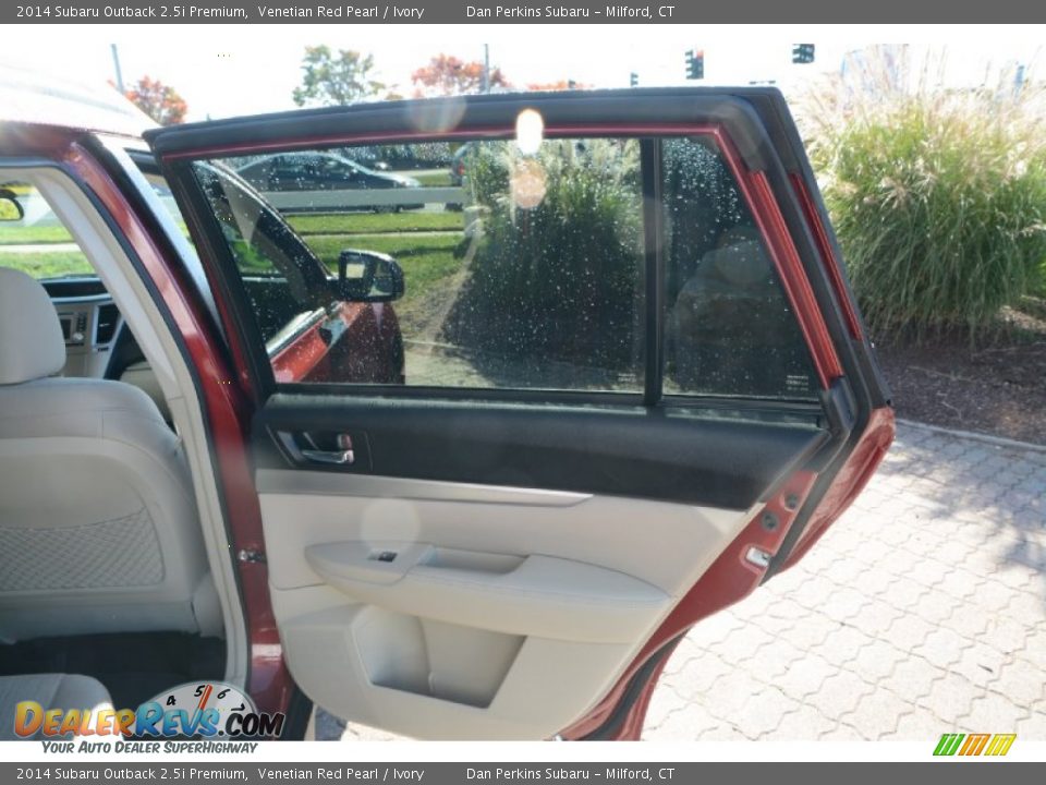 2014 Subaru Outback 2.5i Premium Venetian Red Pearl / Ivory Photo #16