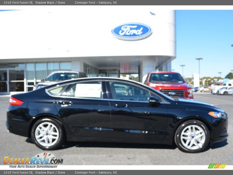 2016 Ford Fusion SE Shadow Black / Dune Photo #2