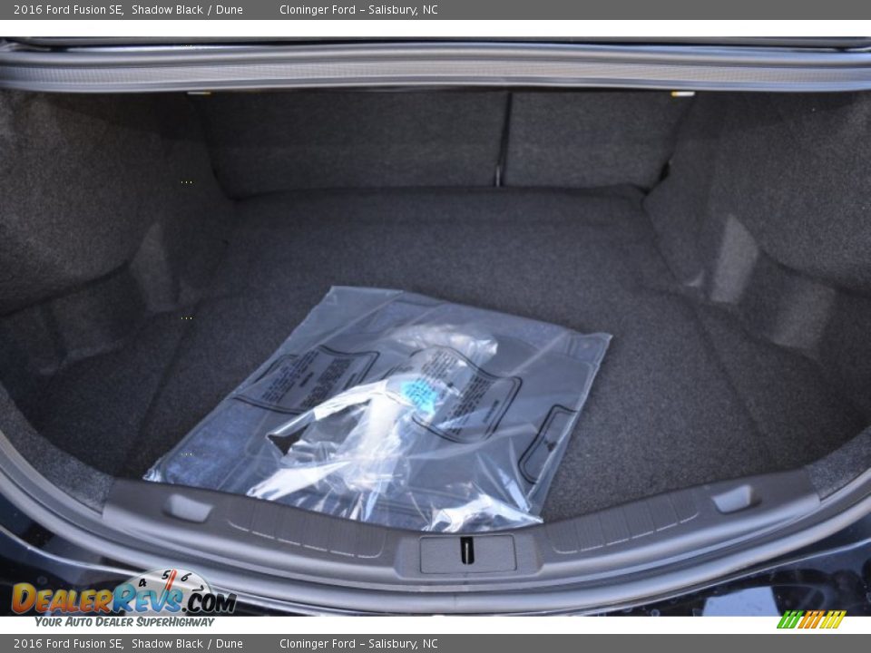 2016 Ford Fusion SE Shadow Black / Dune Photo #11
